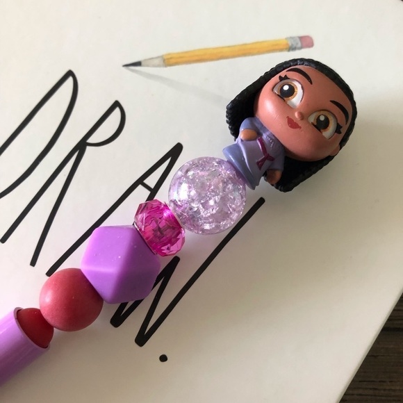 Disney Doorables: Wish: Asha handmade beaded pen - Picture 1 of 3